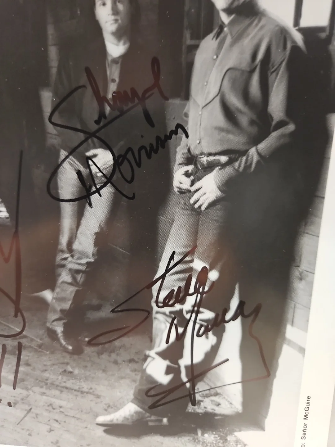 Perfect Stranger signed 8x10. Country music group. Signed by all 4, image 2