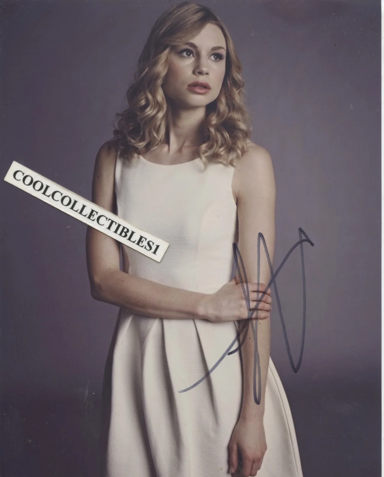 LUCY FRY — LUCY FRY of VAMPIRE ACADEMY IN PERSON SIGNED 8X10 COLOR PHOTO 2 COA