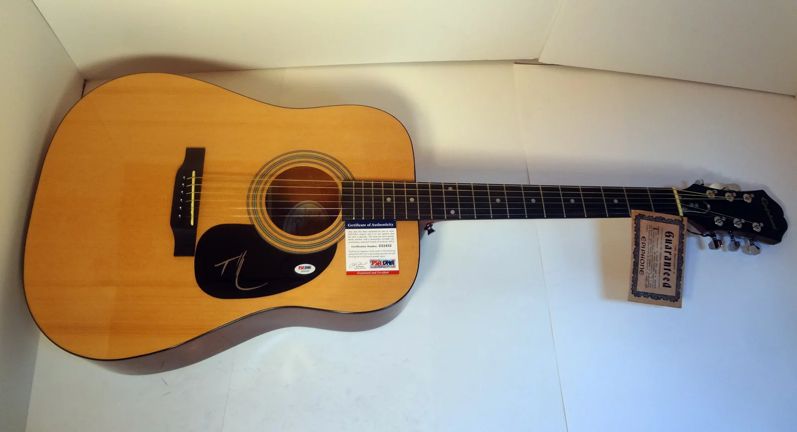 Tim McGraw — Tim McGraw Country Signed Autograph Epiphone Acoustic Guitar PSA/DNA COA, изображение 3