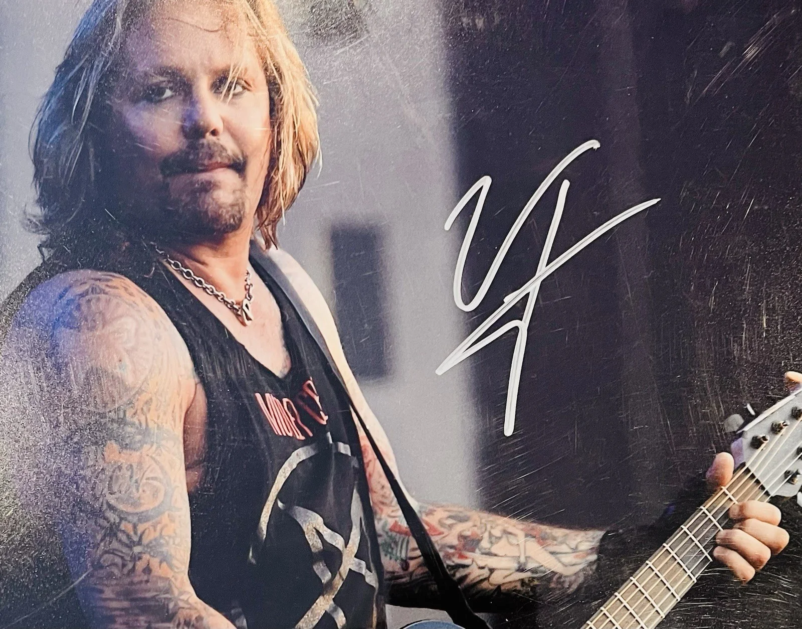 Vince Neil Motley Crue Signed 11x14 Photo Nice Autograph Beckett Authentication, image 2