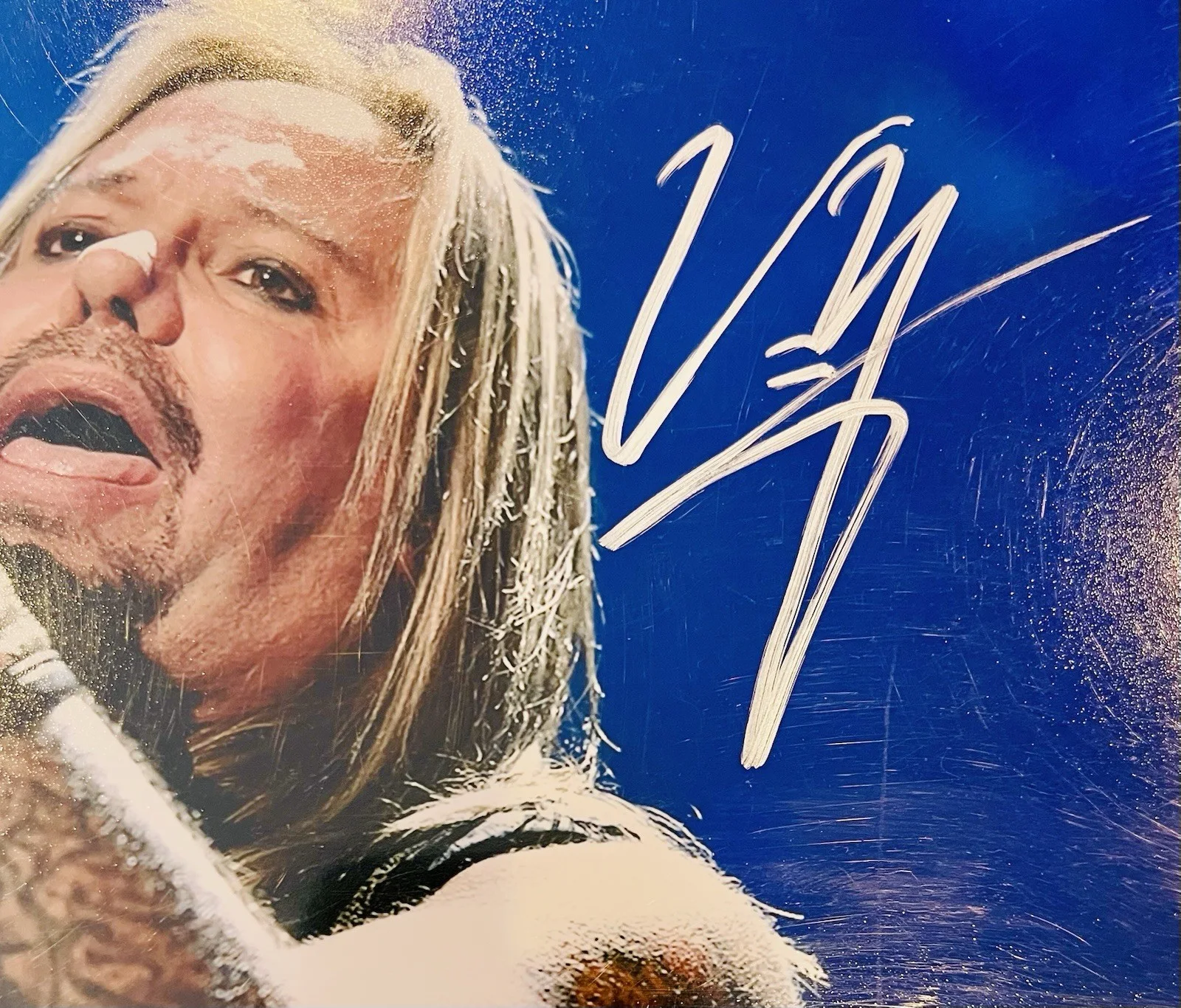 Vince Neil Motley Crue Signed 8x10 Photo Nice Autograph Beckett Authentication, image 2