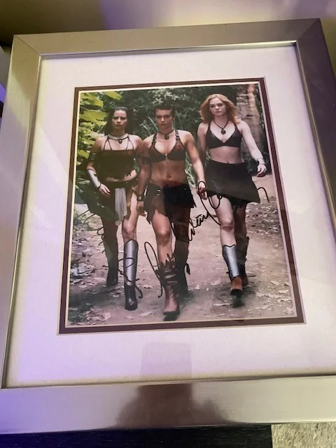 Alyssa Milano, Holly Marie Combs, Rose McGowan — Charmed Cast Autograph Photo Rose Holly And Alyssa
