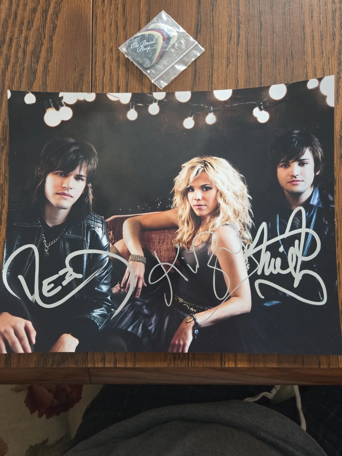 The Band Perry Signed Photo 2011 Evergreen State Fair Autographed 8.5x11, image 2
