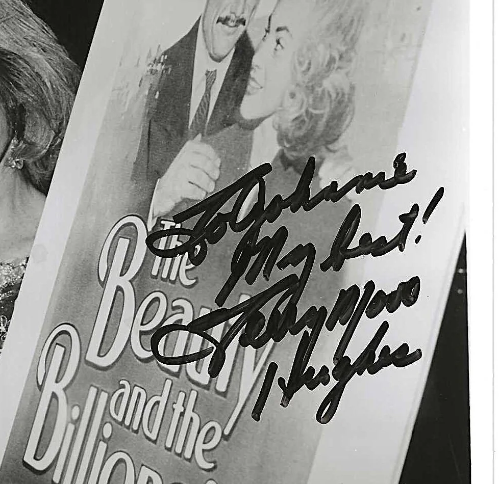 TERRY MOORE HUGHES — TERRY MOORE HUGHES SIGNED BLACK WHITE PHOTO 8X10, image 2