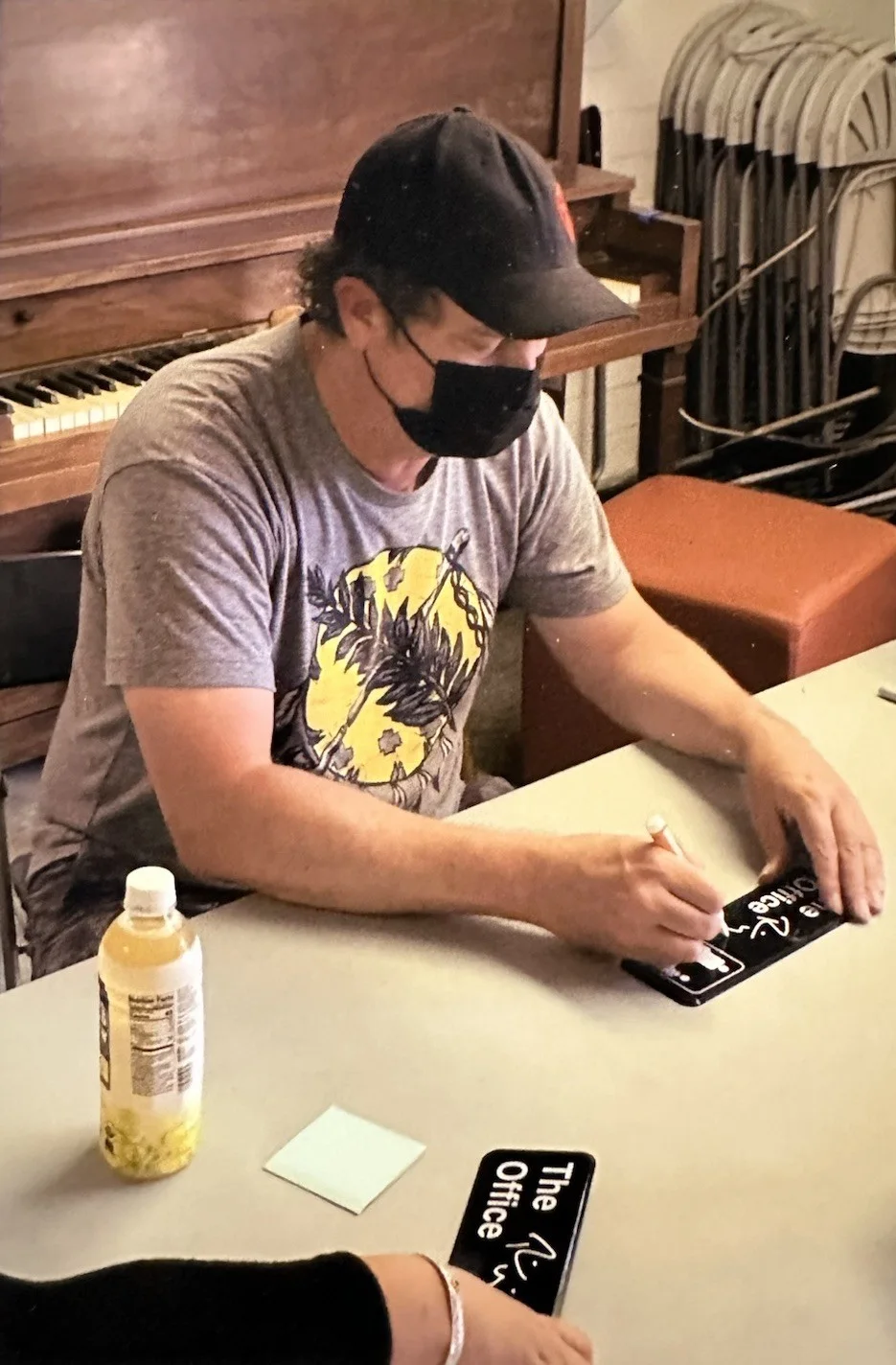 Rainn Wilson — Rainn Wilson Signed Dwight Schrute “The Office” Sign PSA/DNA ITP, image 3