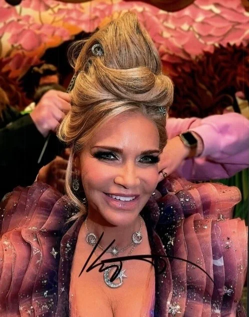 Kristen Chenoweth — Kristen Chenoweth Autographed 8x10 Photo Actress Singer Wicked Glinda COA TTM