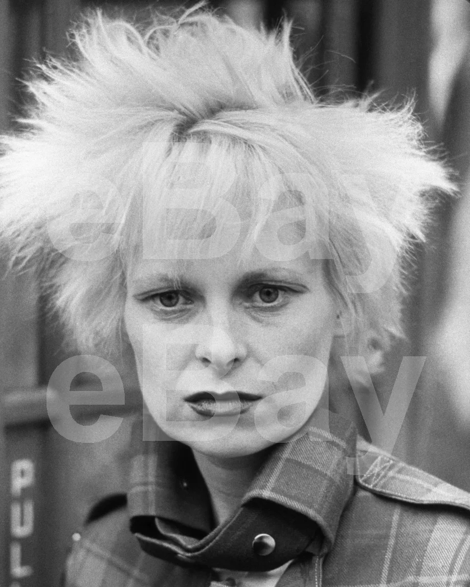 Vivienne Westwood 16x12 Photo Poster Print, изображение 4