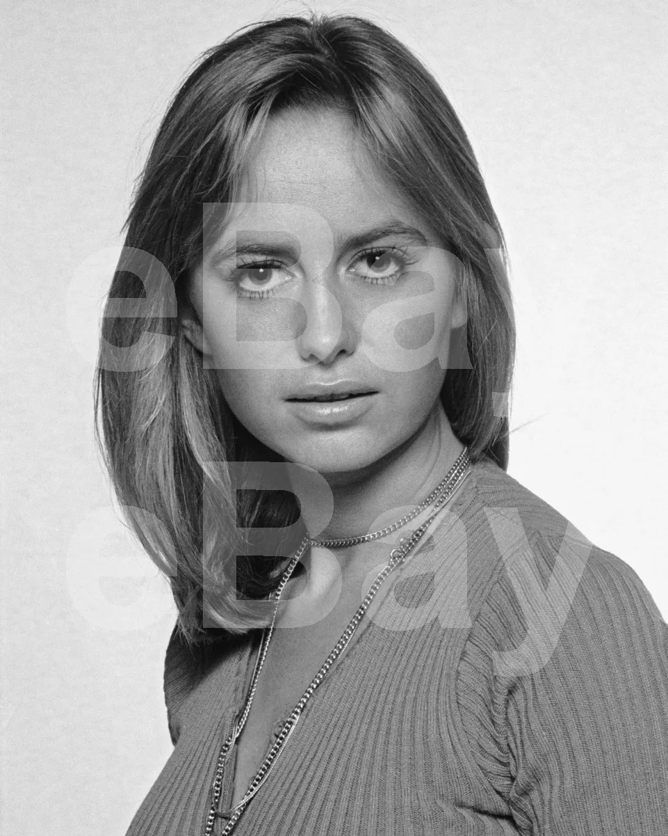 Susan George 16x12 Photo Poster Print, image 4