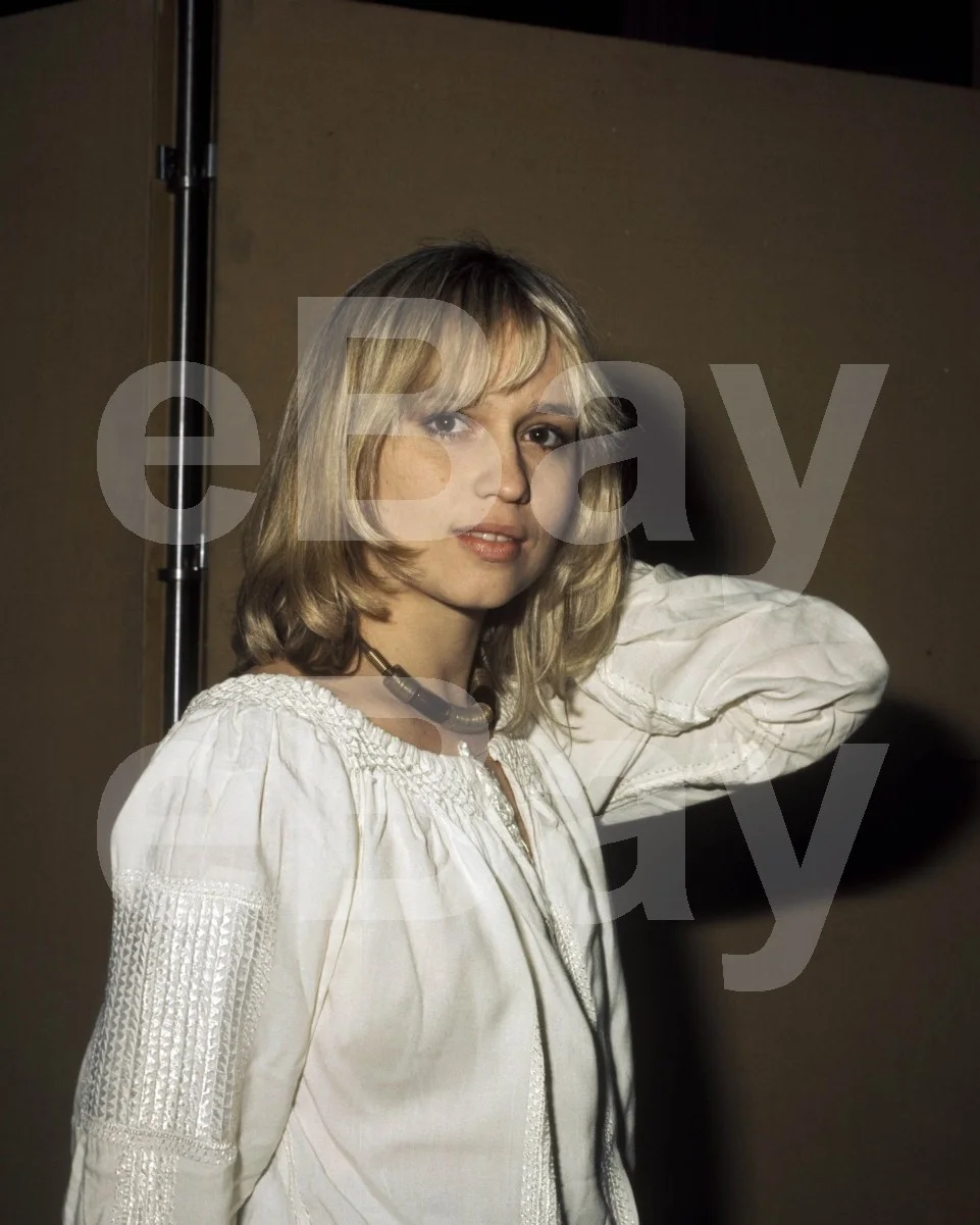 Susan Penhaligon 16x12 Photo Poster Print, изображение 4