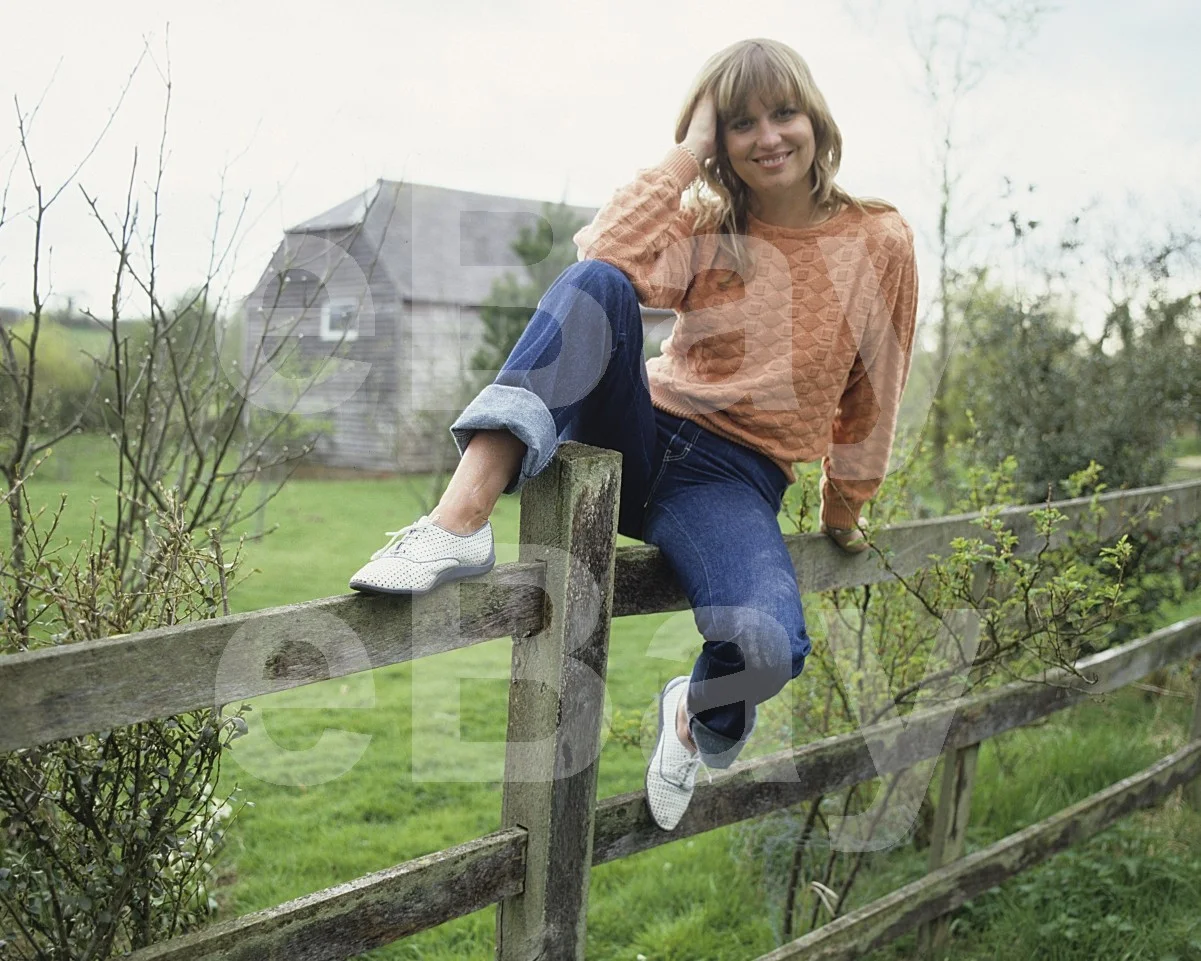 Susan Penhaligon 16x12 Photo Poster Print, изображение 4