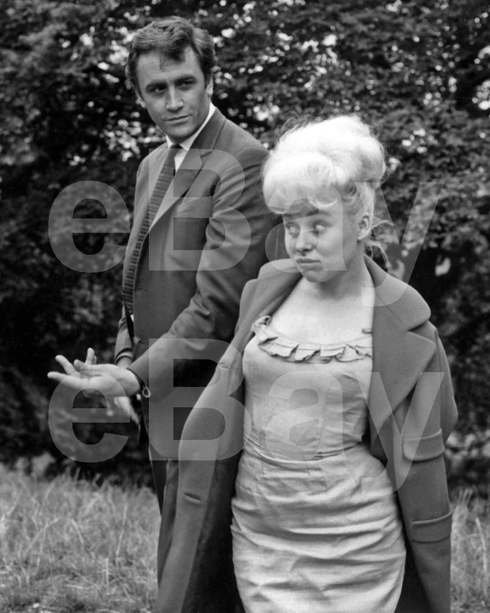 Sparrows Can't Sing (1963) Barbara Windsor, James Booth 16x12 Photo Poster Print, image 4