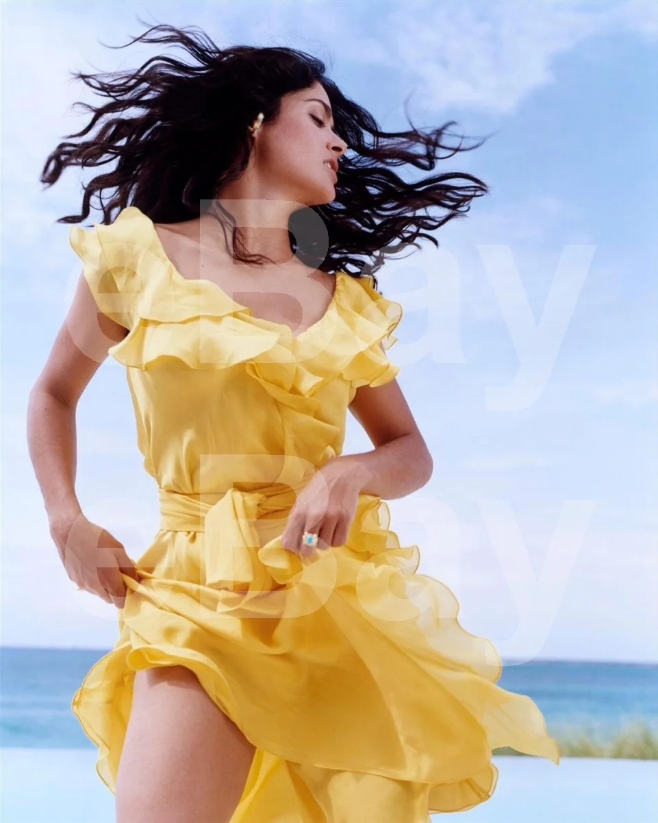 Salma Hayek 16x12 Photo Poster Print, изображение 4