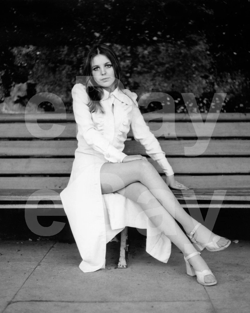 Sally Thomsett 16x12 Photo Poster Print, image 4