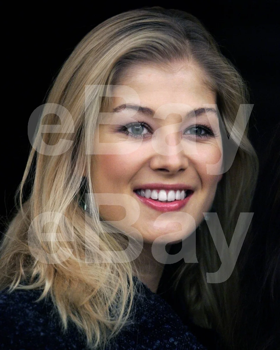 Rosamund Pike 16x12 Photo Poster Print, изображение 4