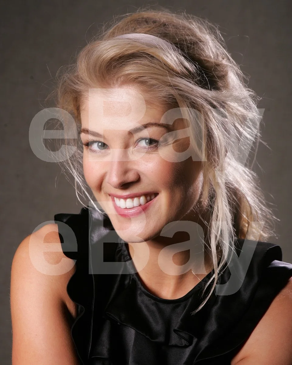 Rosamund Pike 16x12 Photo Poster Print, image 4