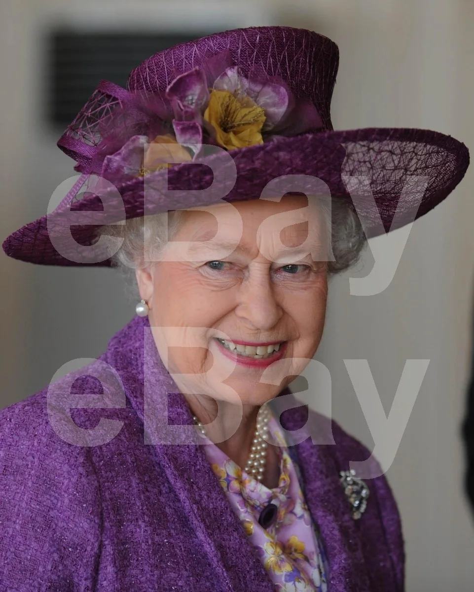 Queen Elizabeth II 16x12 Photo Poster Print, изображение 4