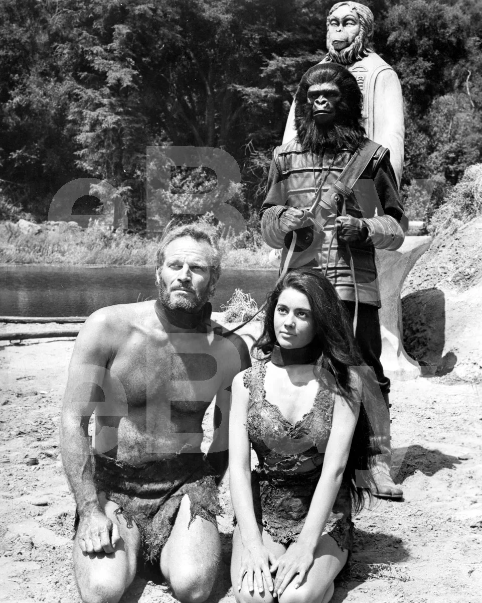 Planet of the Apes (1968) Linda Harrison, Charlton Heston 16x12 Photo Poster, изображение 4