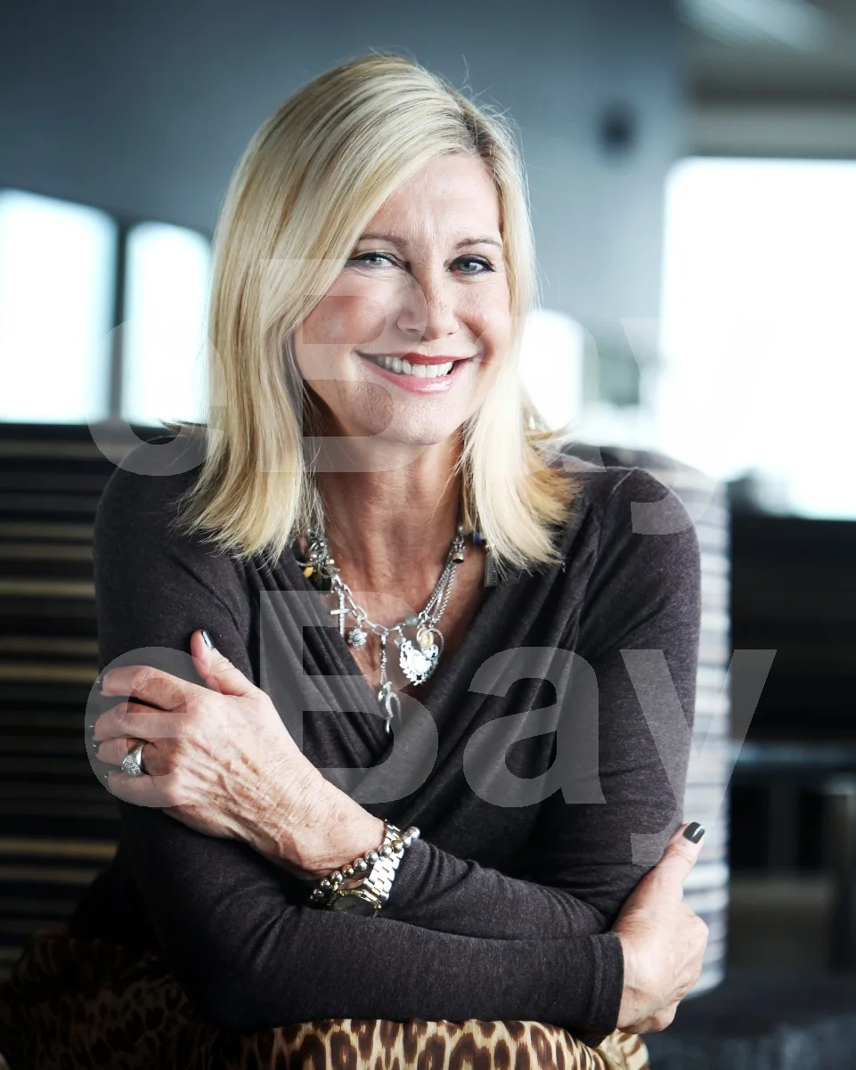 Olivia Newton-John 16x12 Photo Poster Print, изображение 4