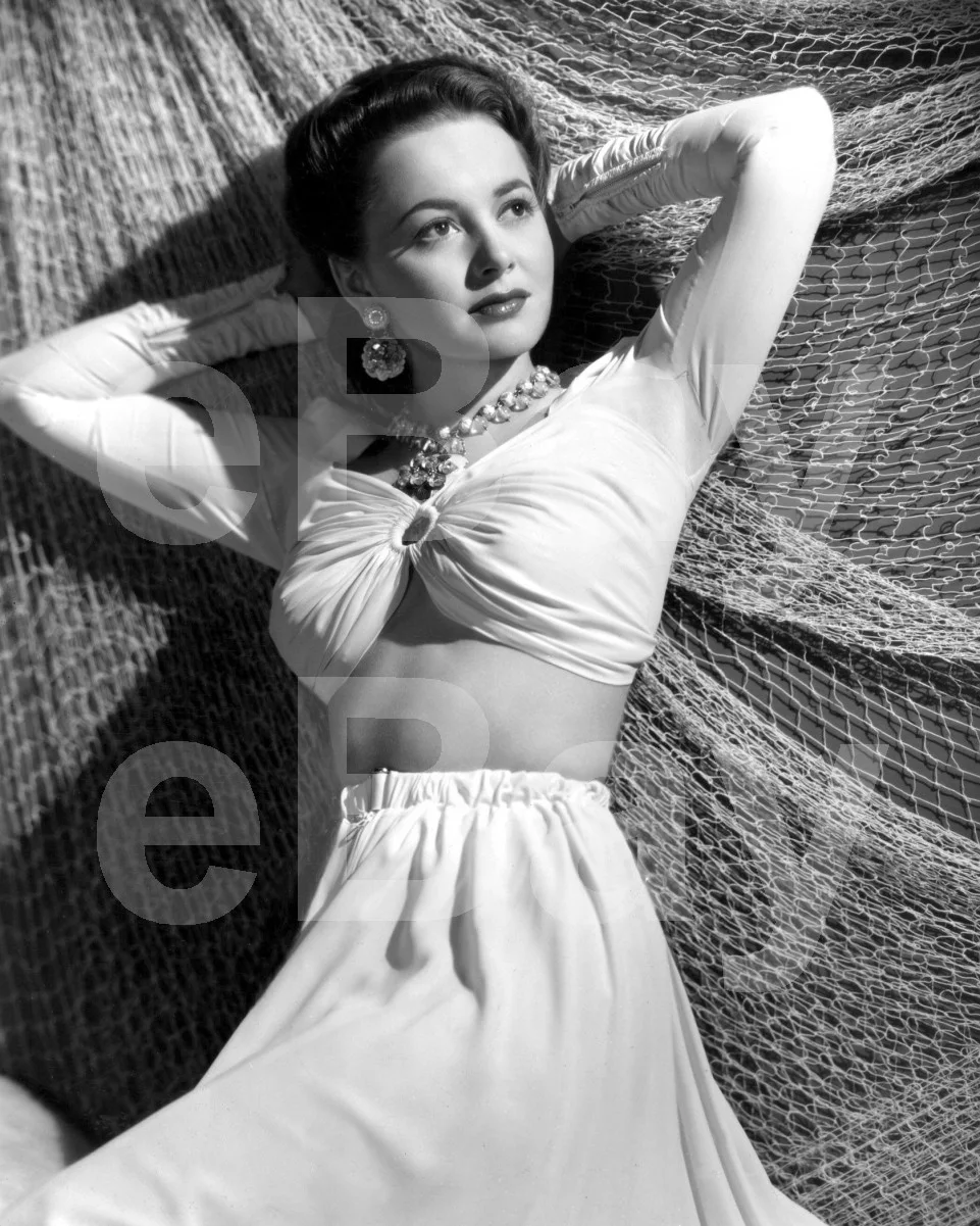Olivia de Havilland 16x12 Photo Poster Print, image 4