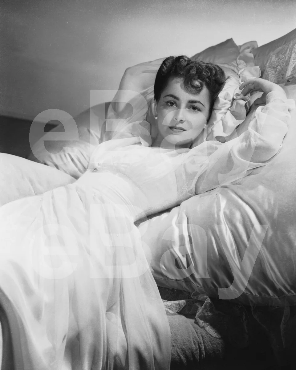 Olivia de Havilland 16x12 Photo Poster Print, изображение 4