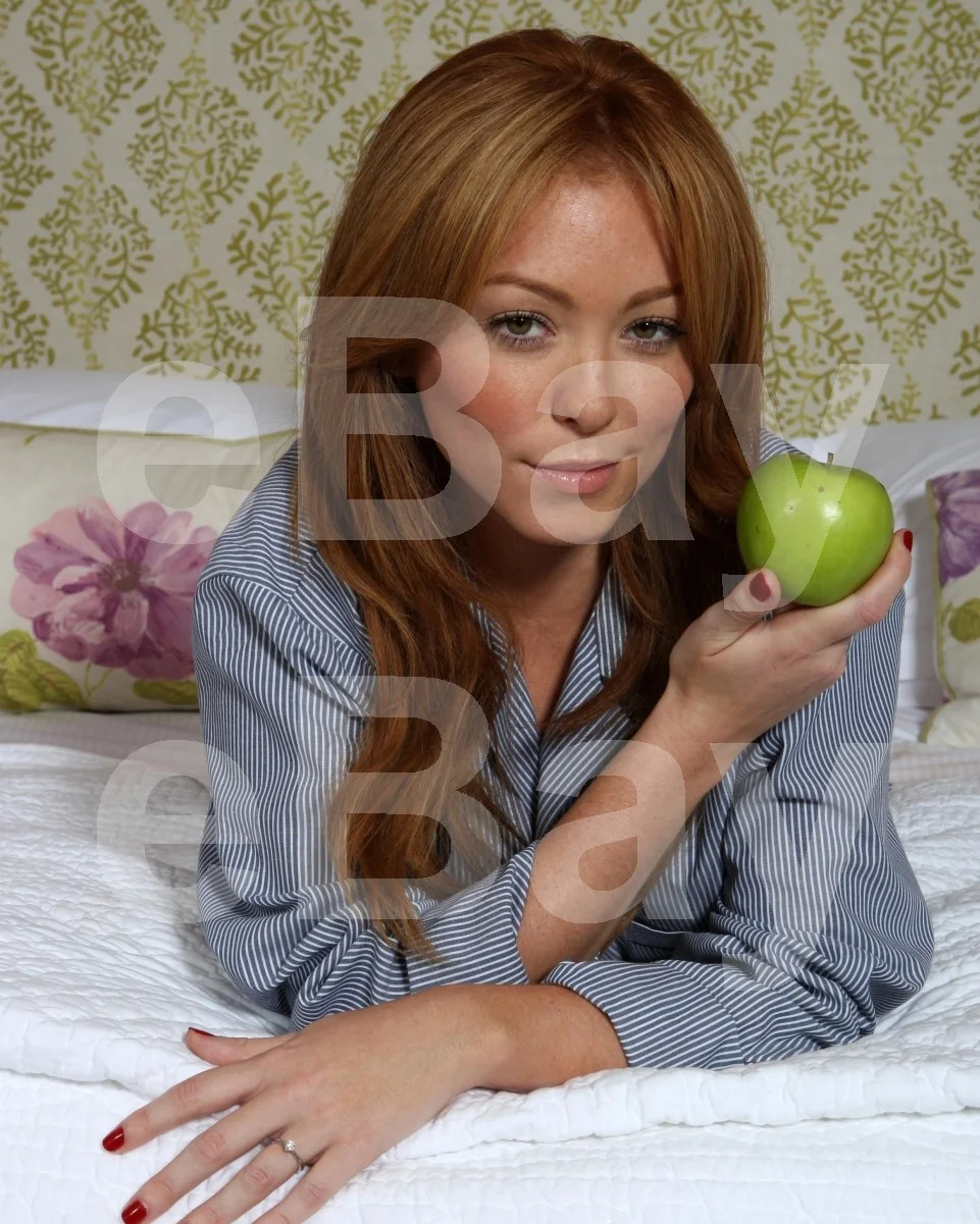 Natasha Hamilton 16x12 Photo Poster Print, изображение 4