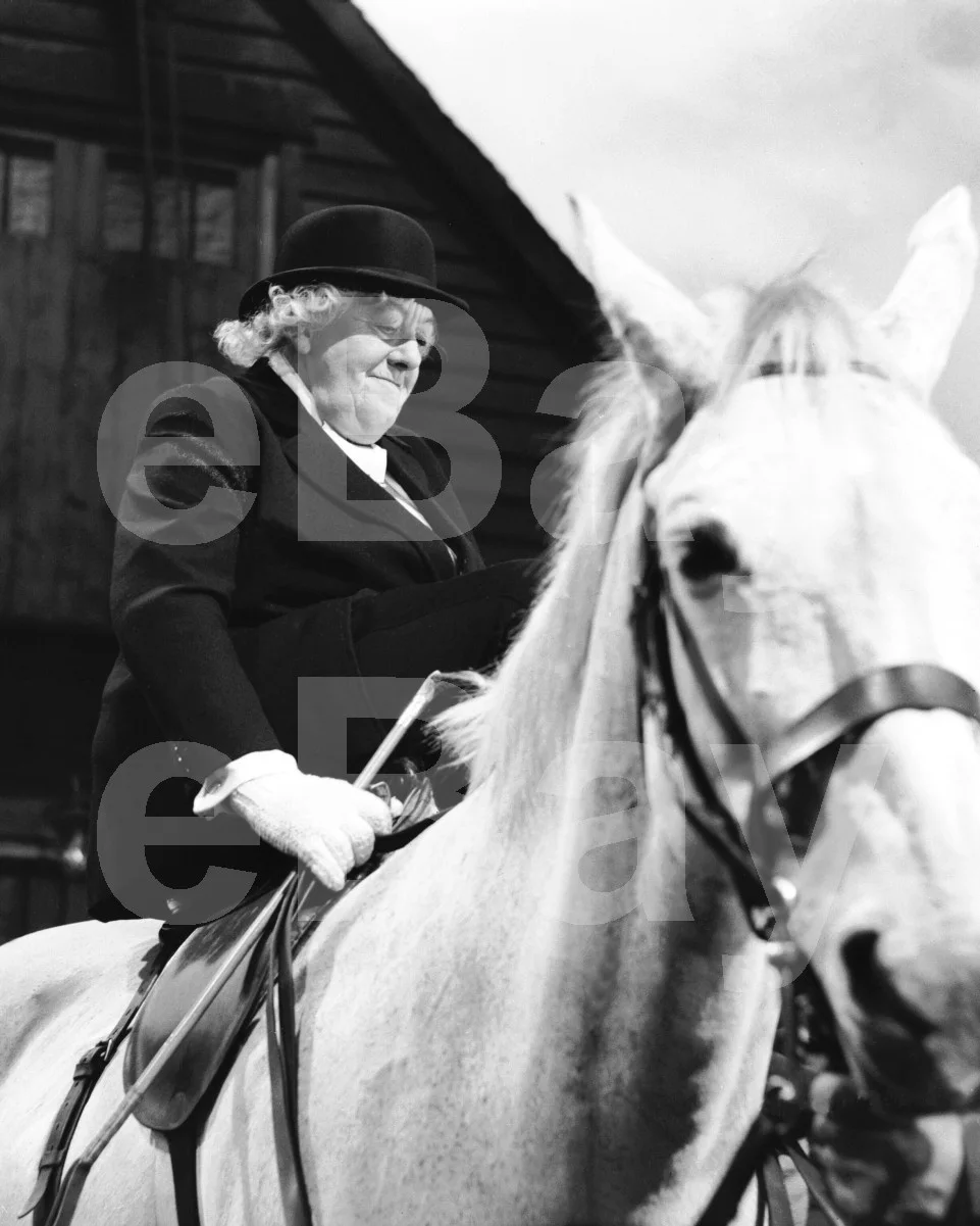 Murder at The Gallop (1963) Margaret Rutherford "Miss Marple" 16x12 Photo, изображение 4