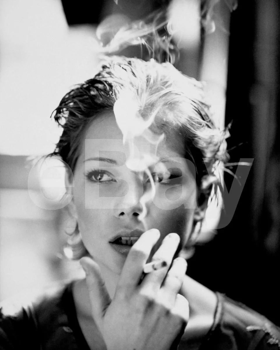 Michelle Williams Smoking 16x12 Photo Poster Print, image 4