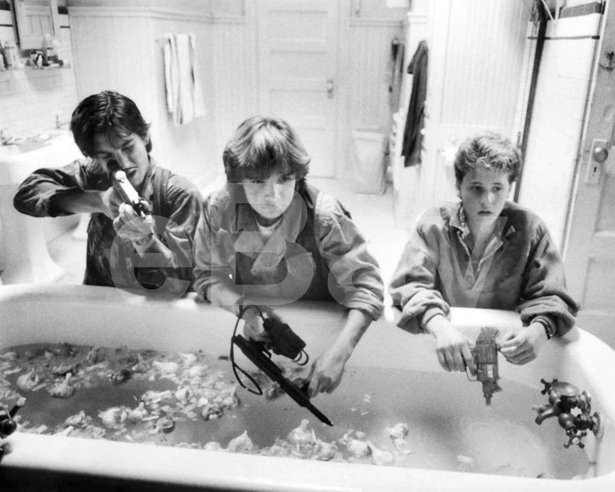 The Lost Boys (1987) Jamison Newlander, Corey Feldman, Corey Haim 16x12 Photo, image 4