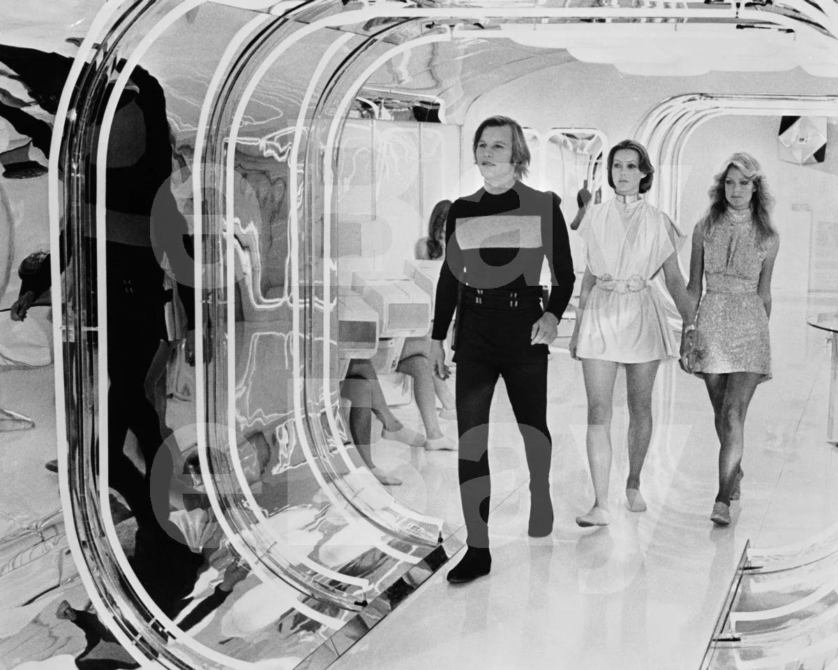 Logan's Run (1976) Jenny Agutter, Michael York, Farrah Fawcett 16x12 Photo, изображение 4