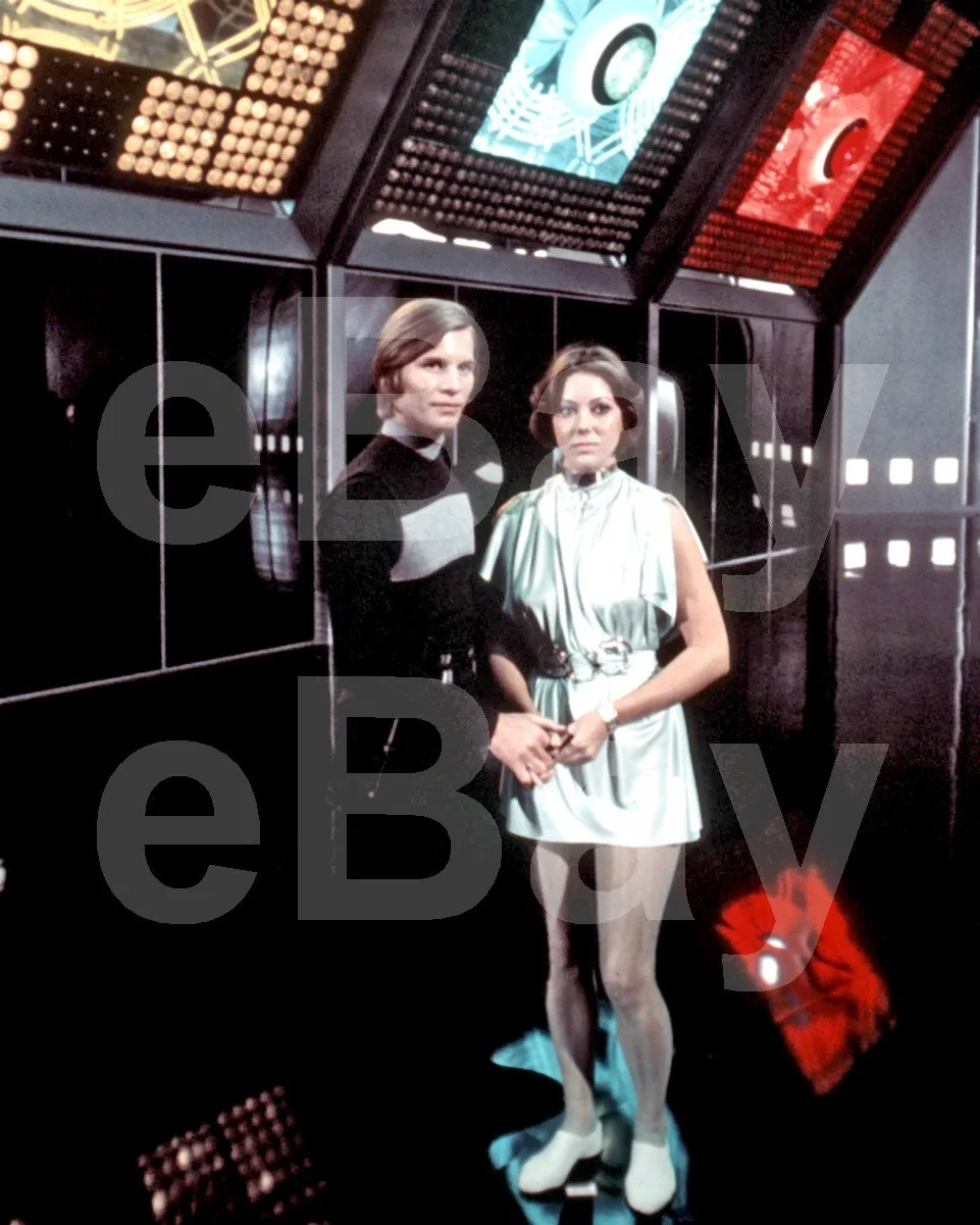 Logan's Run (1976) Jenny Agutter, Michael York 16x12 Photo Poster Print, image 4