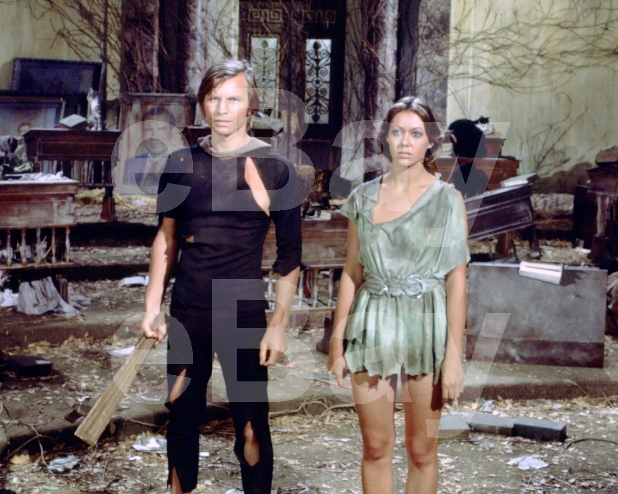 Logan's Run (1976) Jenny Agutter, Michael York 16x12 Photo Poster Print, image 4