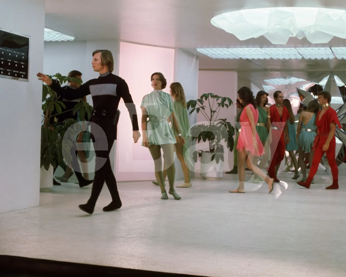 Logan's Run (1976) Jenny Agutter, Michael York 16x12 Photo Poster Print, image 4