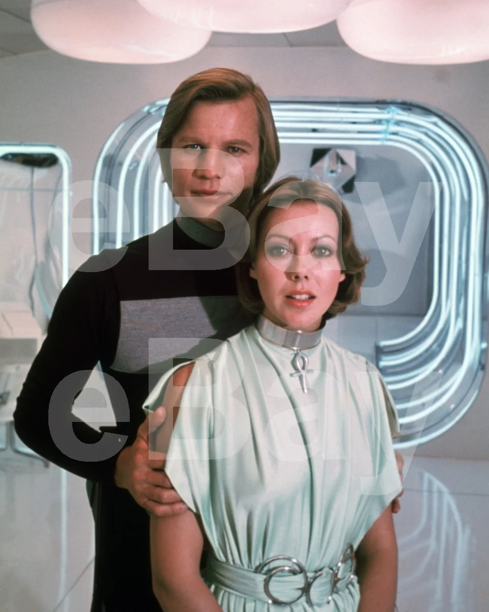 Logan's Run (1976) Jenny Agutter, Michael York 16x12 Photo Poster Print, изображение 4