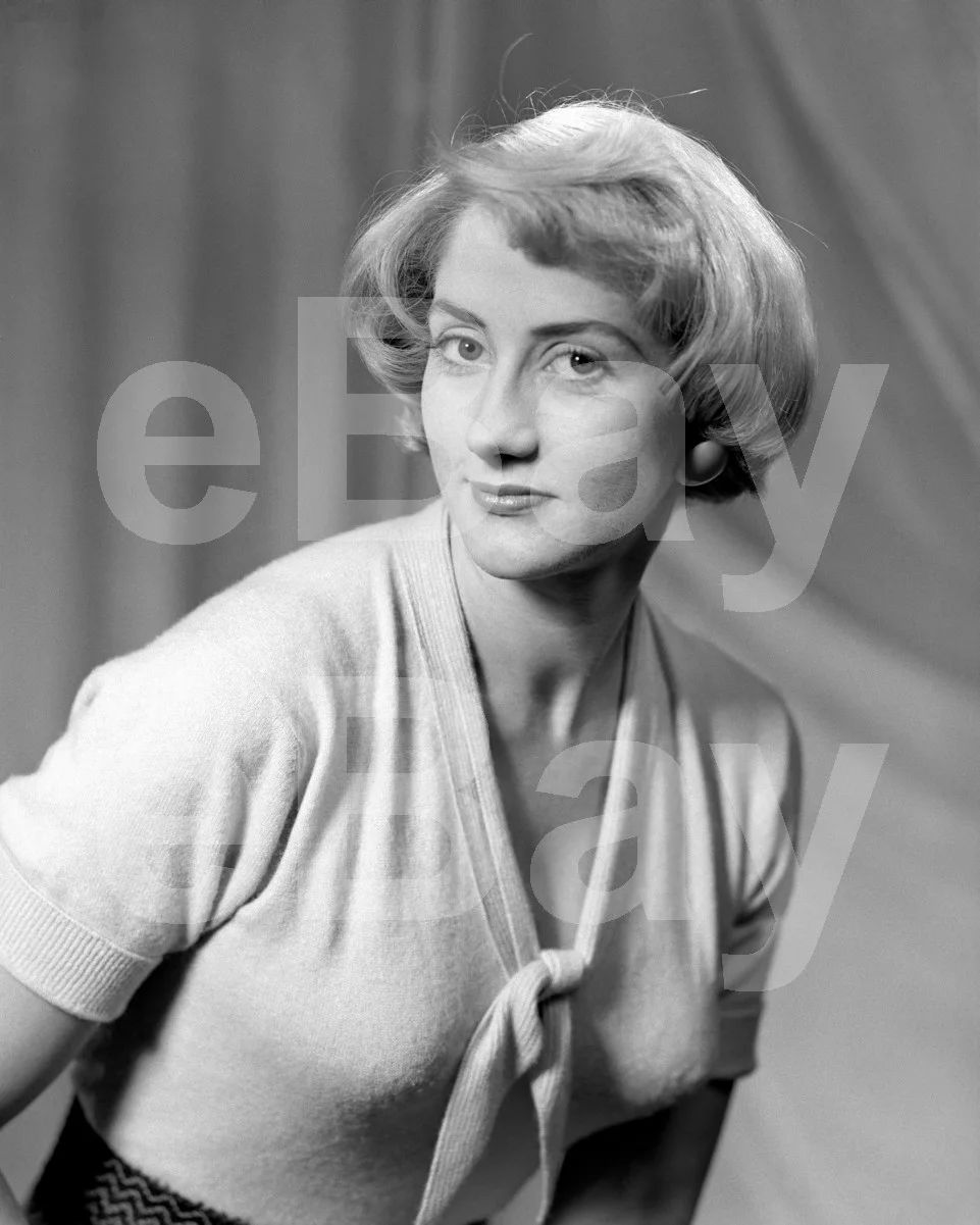Liz Fraser 16x12 Photo Poster Print, изображение 4