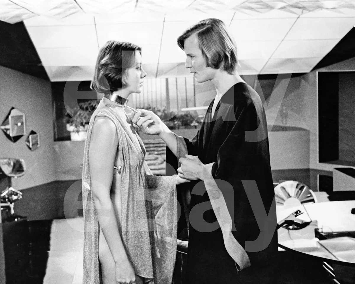 Logan's Run (1976) Jenny Agutter, Michael York 16x12 Photo Poster Print, изображение 4