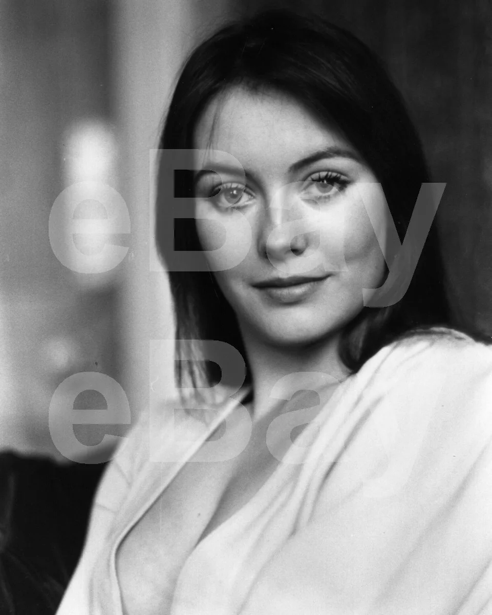 Lesley Anne Down 16x12 Photo Poster Print, изображение 4