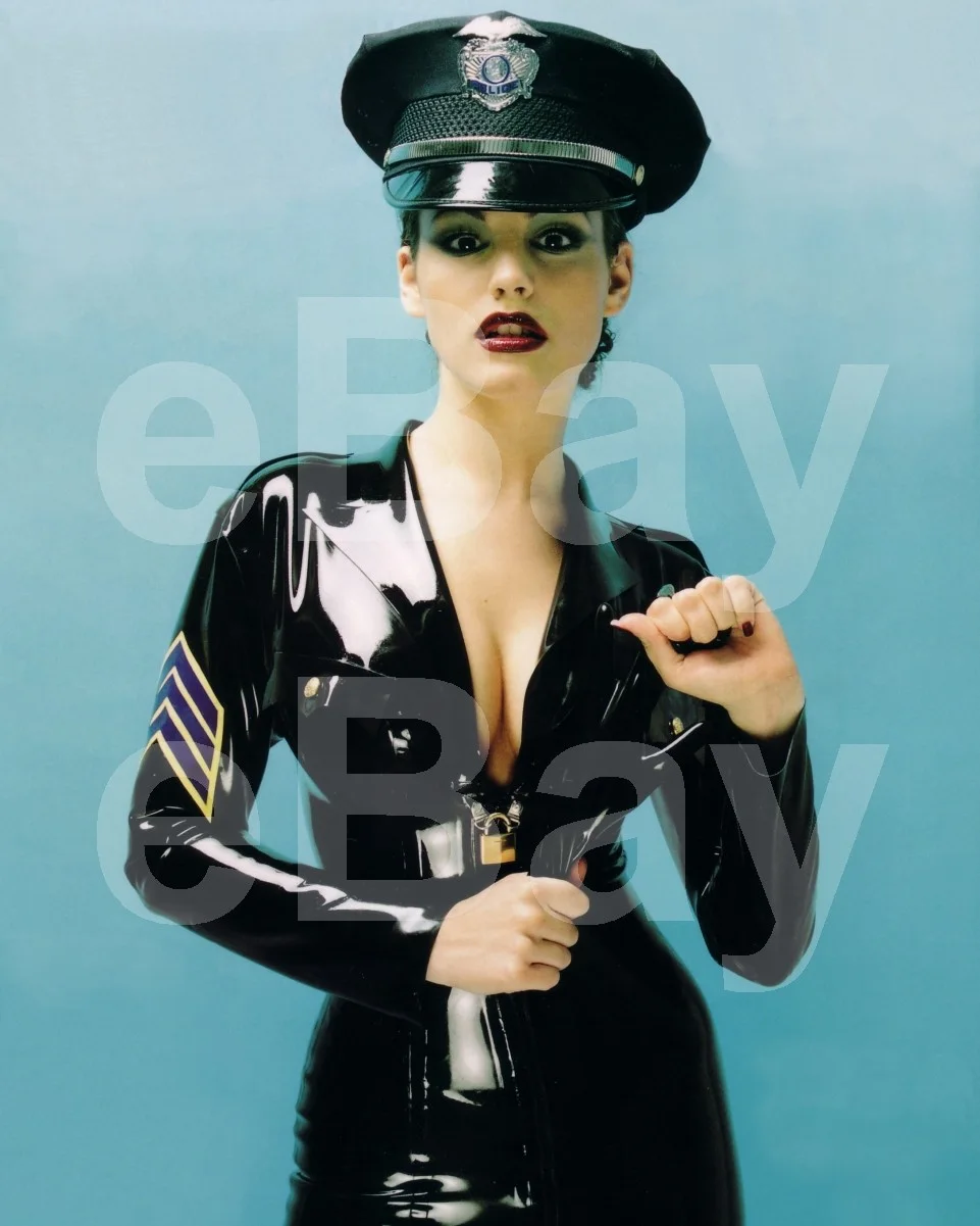 Kelly Brook 16x12 Photo Poster Print, изображение 4