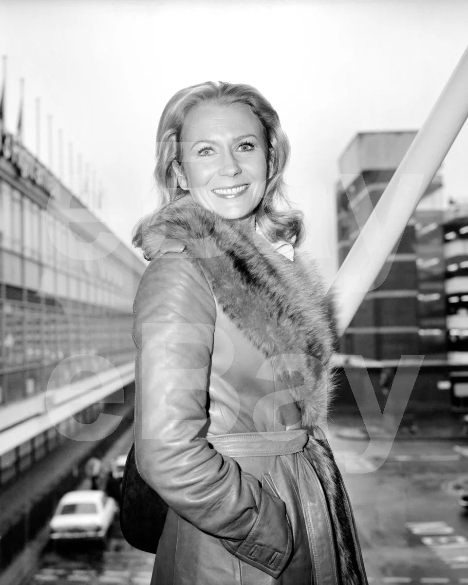 Juliet Mills 16x12 Photo Poster Print, image 4
