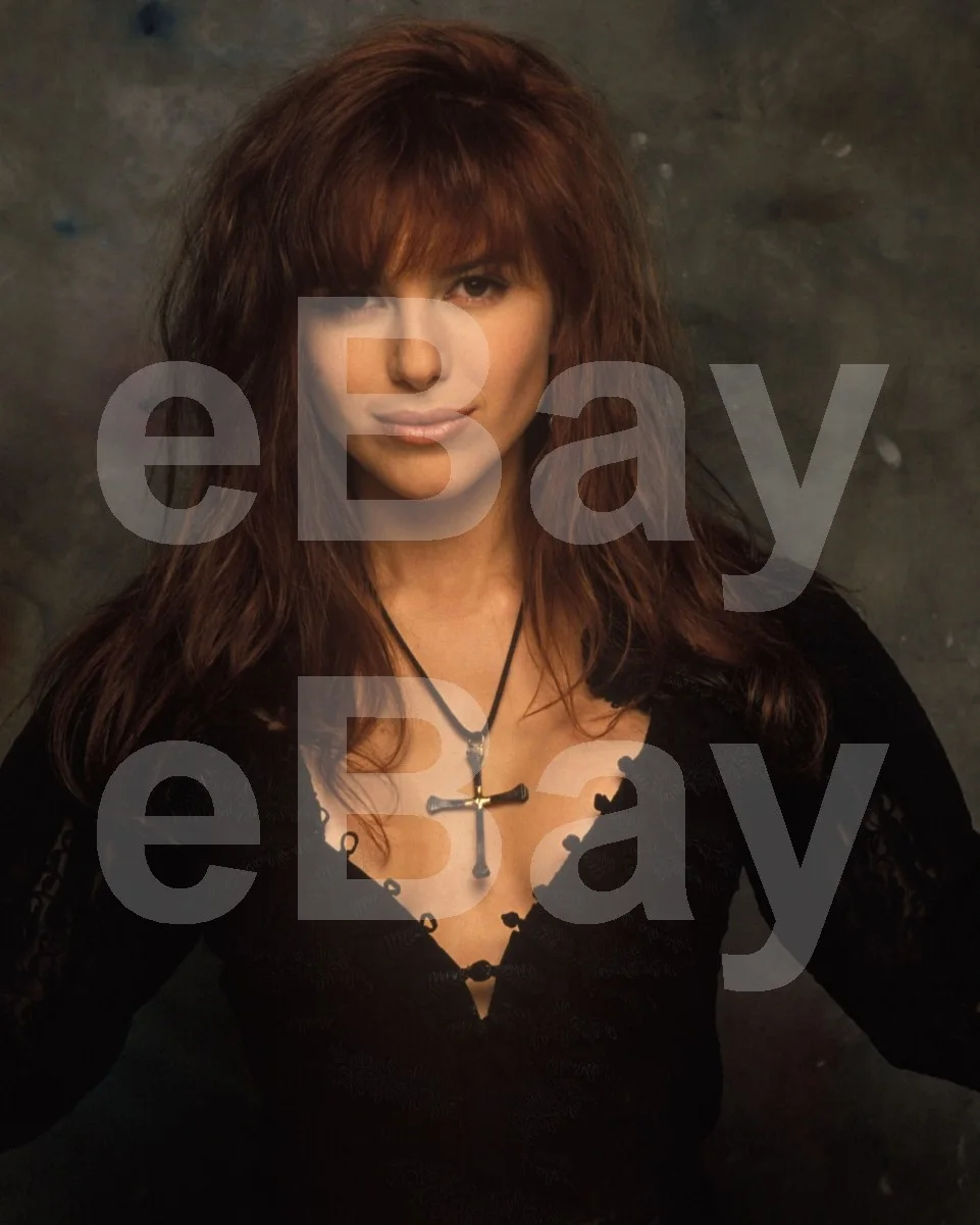 Kari Wuhrer 16x12 Photo Poster Print, изображение 4