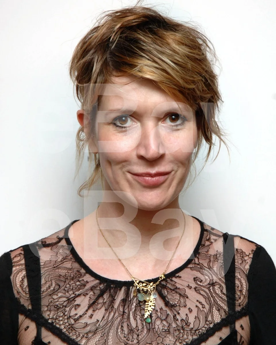 Julia Davis 16x12 Photo Poster Print, image 4