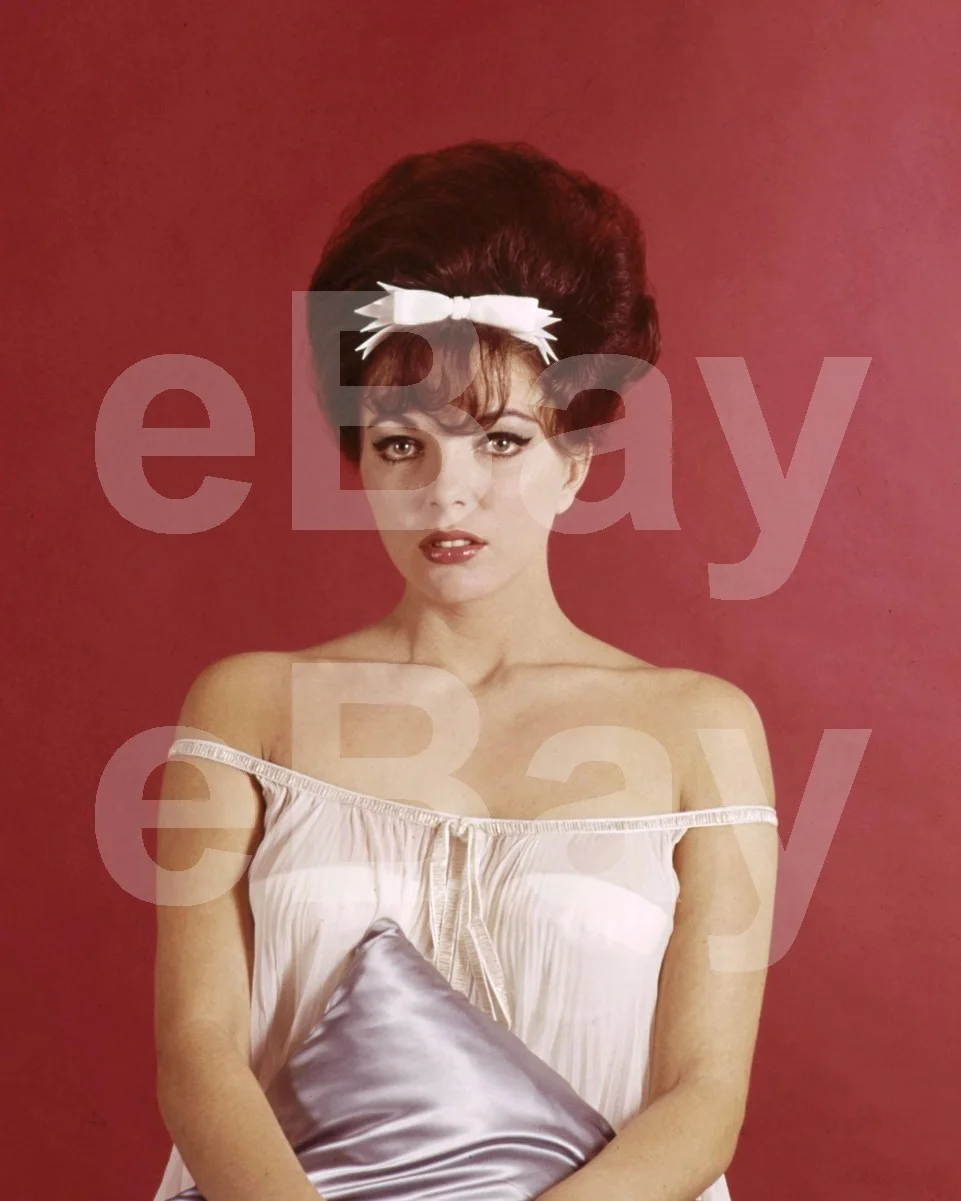 Joan Collins 16x12 Photo Poster Print, изображение 4