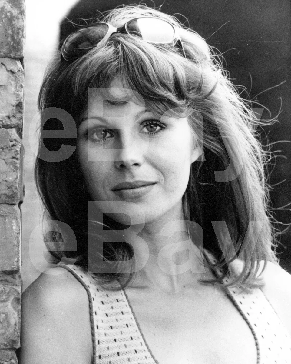 Joanna Lumley 16x12 Photo Poster Print, image 4