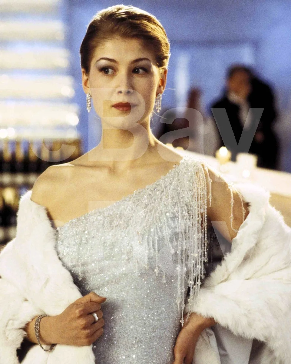 Die Another Day - James Bond (2002) Rosamund Pike 16x12 Photo Poster Print, изображение 4