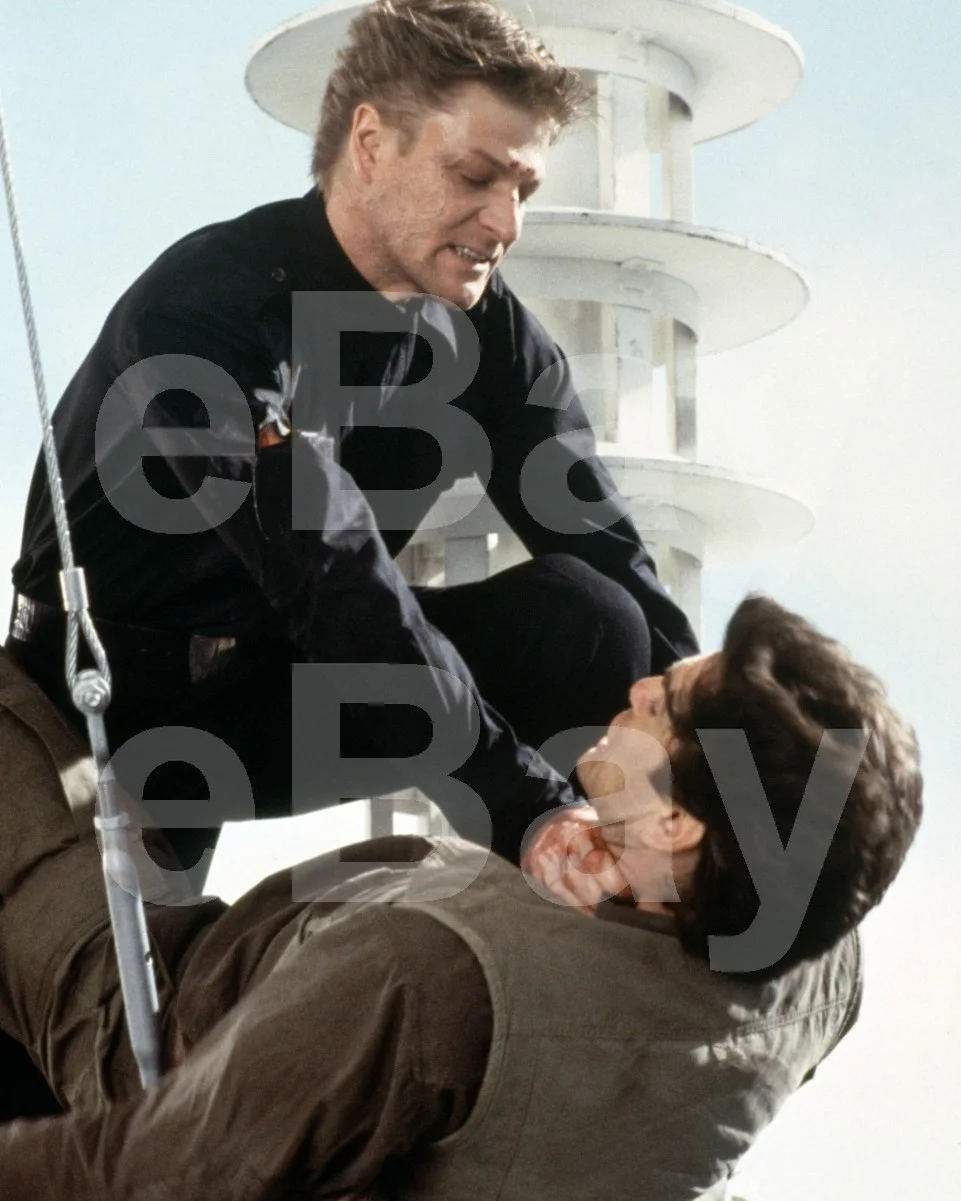 Goldeneye - James Bond (1995) Sean Bean, Pierce Brosnan 16x12 Photo Poster Print, изображение 4