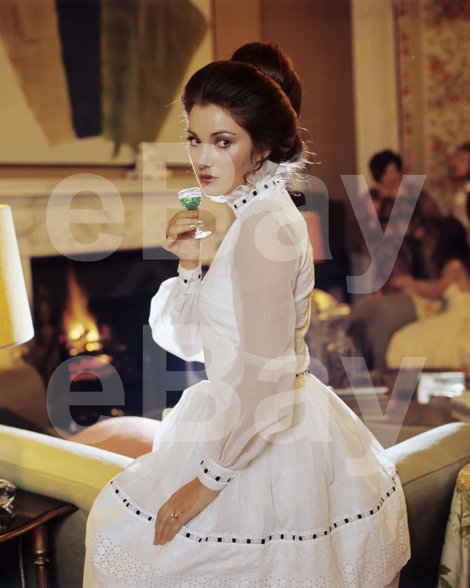 Jane Seymour 16x12 Photo Poster Print, изображение 4