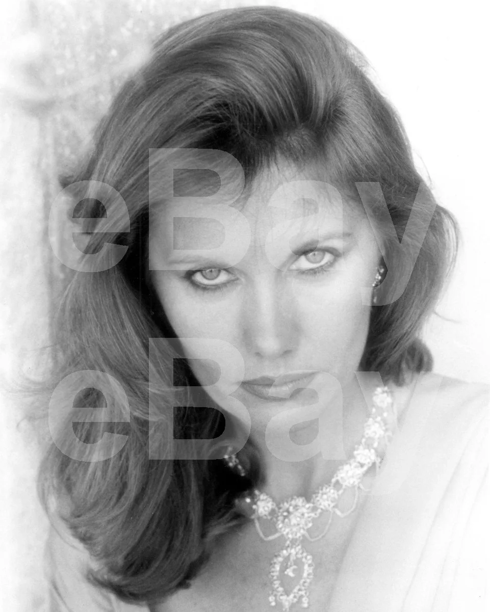 Octopussy - James Bond (1983) Maud Adams 16x12 Photo Poster Print, изображение 4