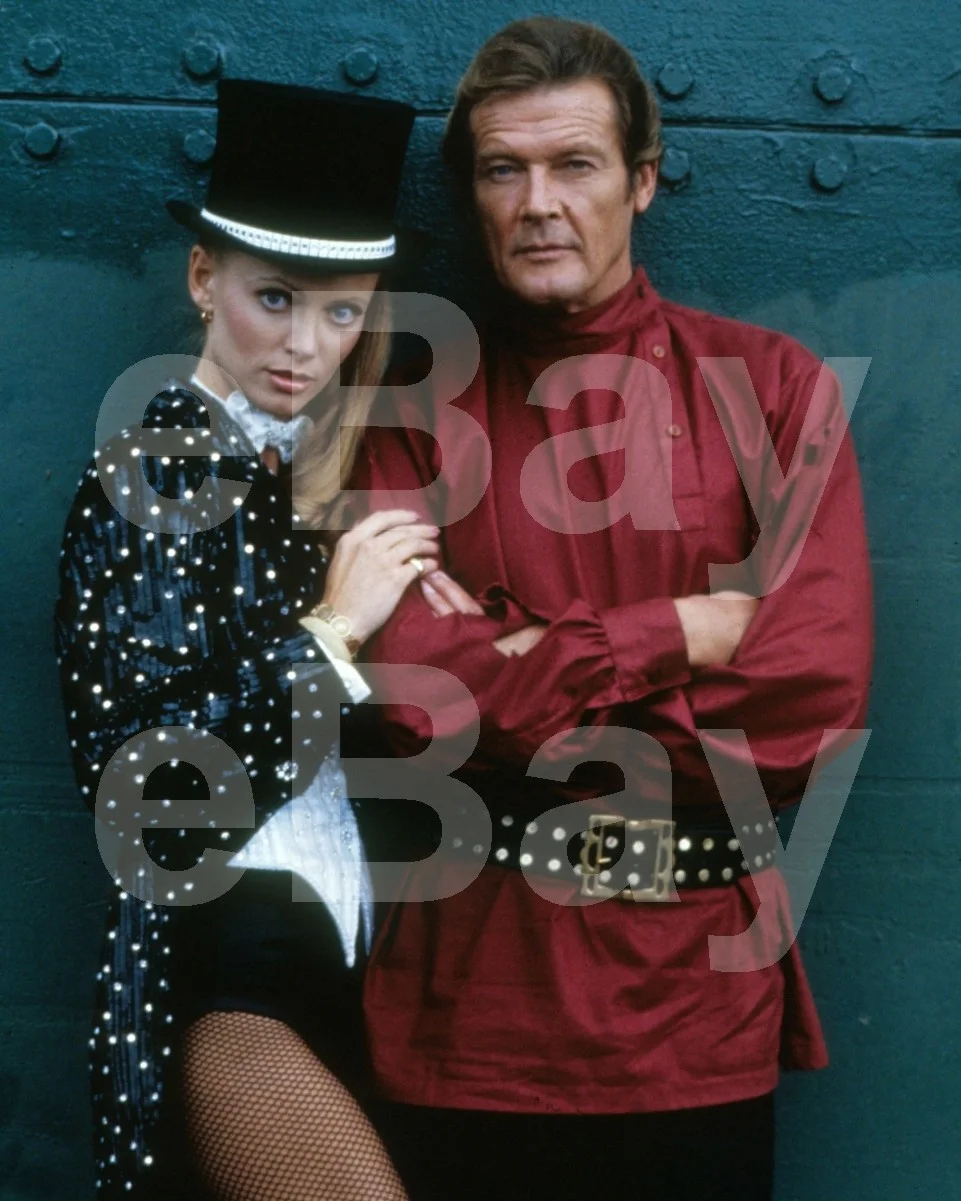 Octopussy - James Bond (1983) Kristina Wayborn, Roger Moore 16x12 Photo Poster, изображение 4