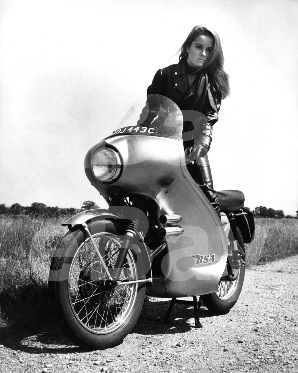 Thunderball - James Bond (1965) Luciana Paluzzi 16x12 Photo Poster Print, изображение 4