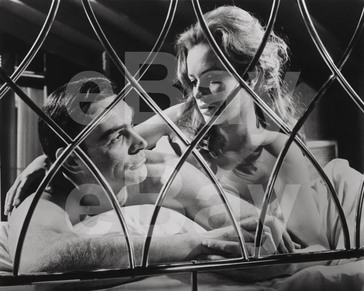 Thunderball - James Bond (1965) Sean Connery, Luciana Paluzzi 16x12 Photo, изображение 4
