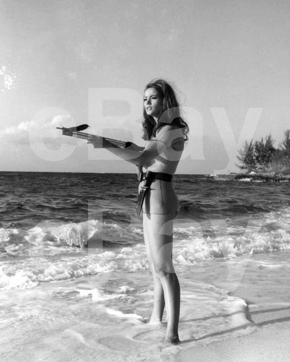 Thunderball - James Bond (1965) Claudine Auger 16x12 Photo Poster Print, изображение 4